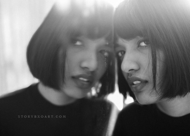 Black and white reflection portrait by Alpana Aras #indianmodel #portraitphotography #blackandwhite